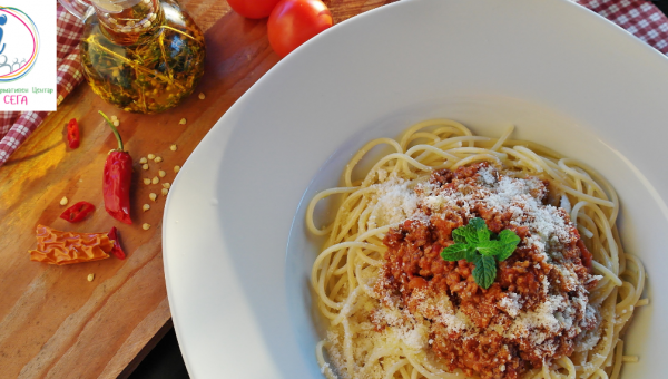 Cooking abroad: Spaghetti and meatballs with tomato sauce